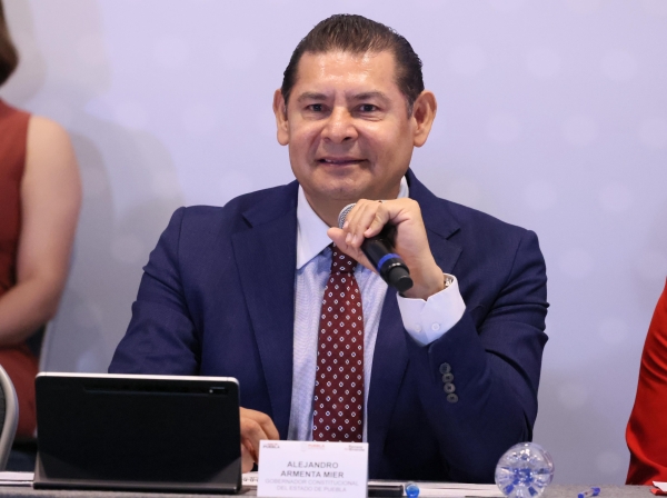 “A un año de ganar la elección, honramos el mensaje que nos dieron los poblanos”: Alejandro Armenta