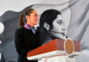 Claudia Sheinbaum encabeza la ceremonia por los 200 años de la República Mexicana