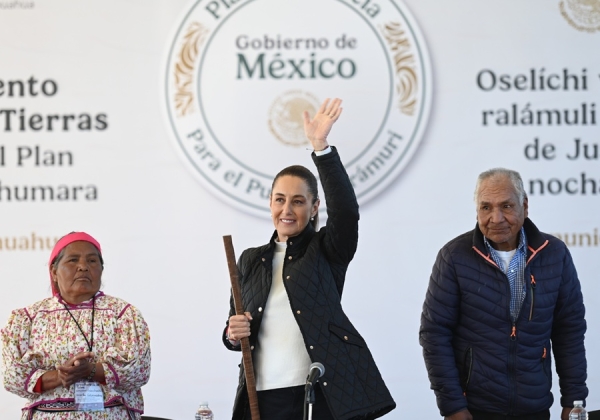 Claudia Sheinbaum reconoce y restituye tierras a comunidades rarámuris