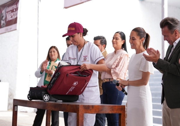 &quot;Ustedes son el gobierno en la casa de un adulto mayor&quot;. Presidenta Claudia Sheinbaum encabeza asamblea de salud por casa en Jalisco