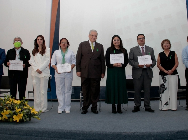 ISSSTEP rinde homenaje a equipo multidisciplinario y familias de donadores de órganos