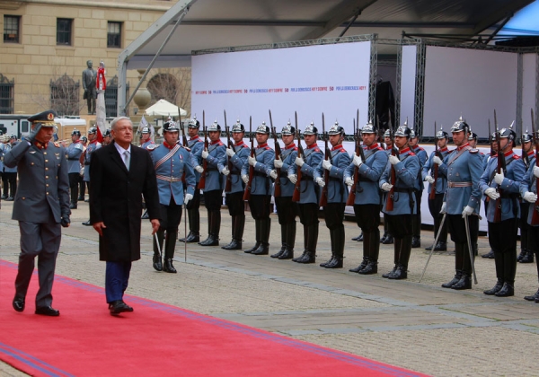 Gabriel Boric, presidente de Chile, recibe a AMLO en el Palacio de la Moneda