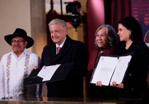 López Obrador firma reformas sobre Guardia Nacional y derechos de pueblos indígenas