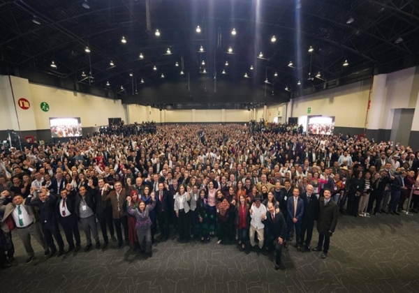 Presidenta Claudia Sheinbaum encuentro nacional con alcaldes y gobernadores de todos los partidos políticos; propone medidas para fortalecer el desarrollo municipal y la construcción de la paz