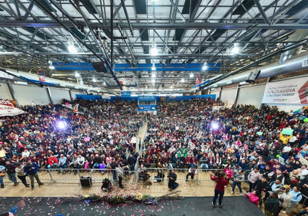 Sheinbaum arranca 2024 junto a más de 80 mil personas en cuatro estados y la Ciudad de México